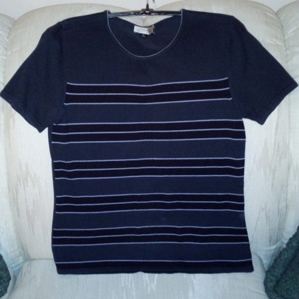 Tahiri-Short sleeve lightweight sweater.